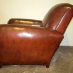 Antique Club Chair with Straight Back - Detail 1