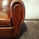 Paire de fauteuils club ancien cuir - Detail 3