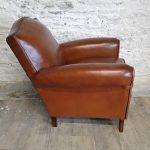Fauteuil club ancien dossier chapeau de gendarme - Detail 3