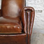 Fauteuil club ancien clouté - Detail 3