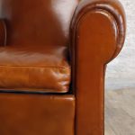 Fauteuil club cuir dossier moutache - Detail 3